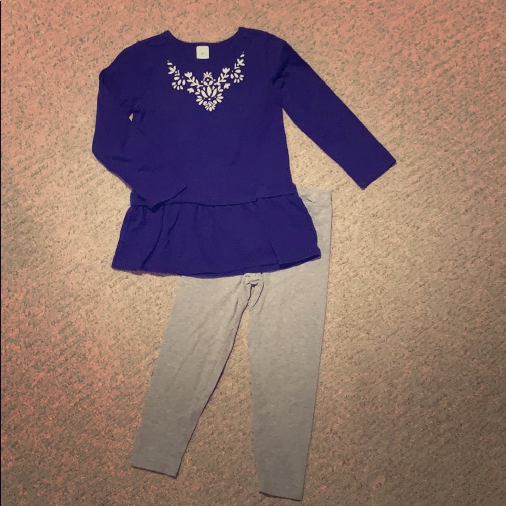 Girls 2 piece Carter’s set size 4t